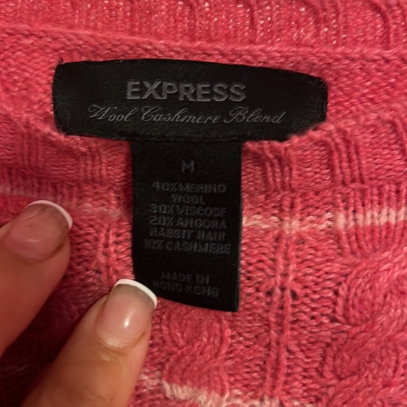 Express Size M Sweater barely worn, excellent condition - Picture 2 of 3